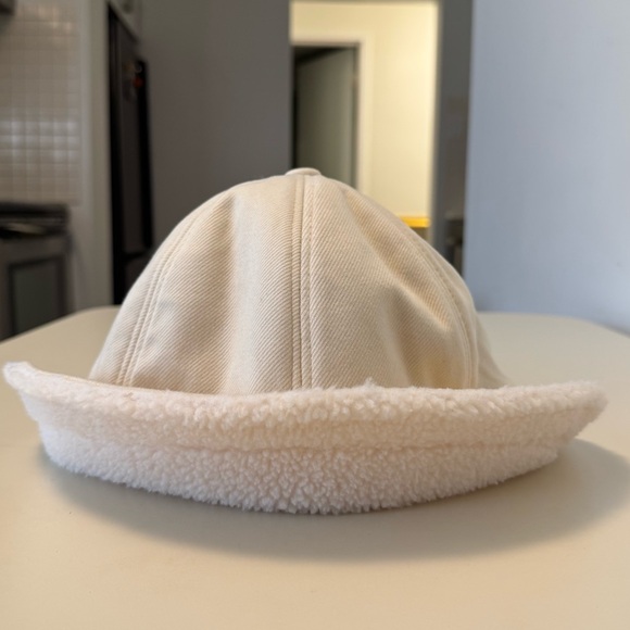 Chic Cream Women's Hat - Picture 2 of 4